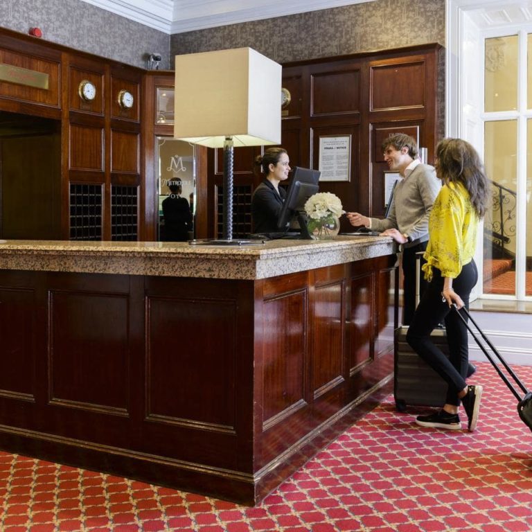 hotel1-min